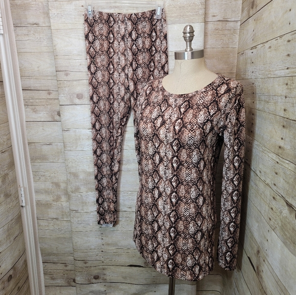 Zenana animal print top and bottom - Picture 1 of 4